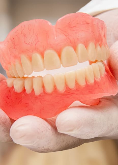 Manningtree Dental - Cosmetic dentures